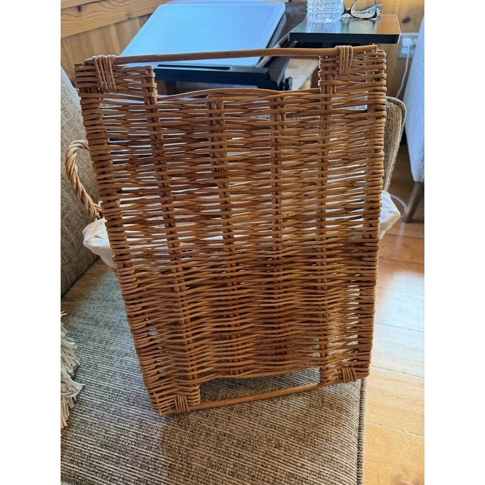 Williams Sonoma Wicker Storage Picnic  Bread Gift Basket Kitchen Decor